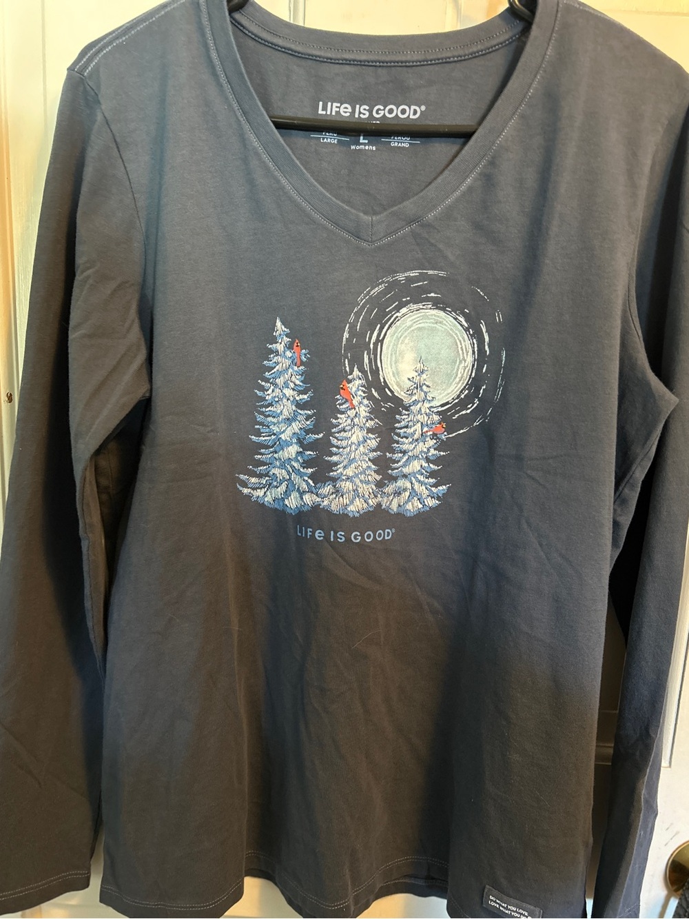 Life Is Good Navy Long-Sleeve V-Neck Tee with White & Red Graphic Crusher